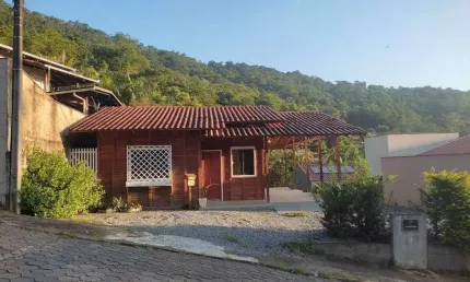 Casa à venda, 2 quartos, Bairro Vila Nova, Jaraguá do Sul/ SC.
