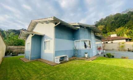 Casa à Venda em Guaramirim com 3 quartos sendo 1 suíte – Bairro Recanto Feliz