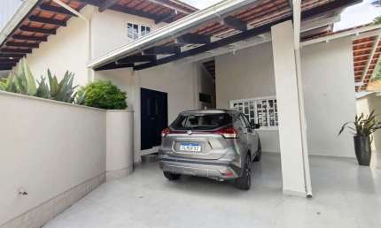 Casa à Venda em Jaraguá do Sul com 3 quartos sendo 1 suíte – Bairro Amizade