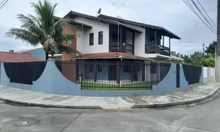 Sobrado à venda, 3 quartos, 1 suíte, 3 vagas, Barra do Rio Cerro - Jaraguá do Sul/SC
