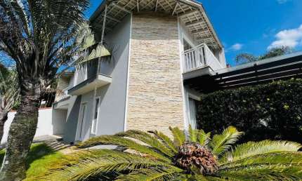 Casa à venda com 3 dormitórios sendo 1 suíte, no bairro Amizade - Jaraguá do Sul