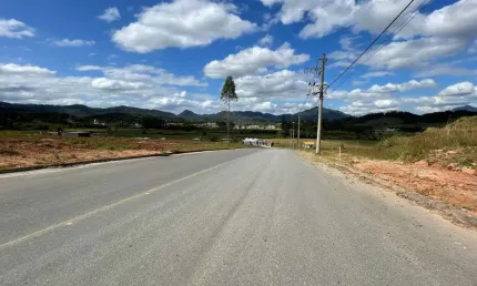 Terreno à Venda em Jaraguá do Sul, 377,06m² àrea total - Três Rios do Norte