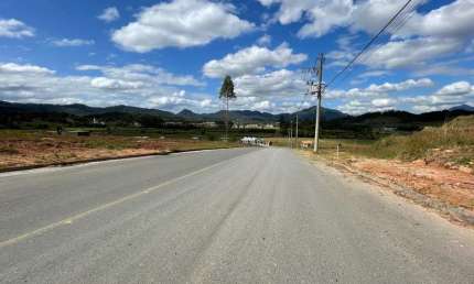 Terreno à Venda em Jaraguá do Sul, 376,31m² àrea total - Três Rios do Norte