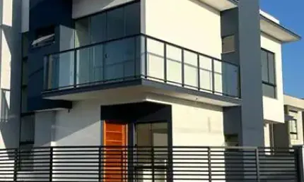 Geminado à venda em jaraguá do sul com 3 quartos sendo 1 suíte - três rios do norte