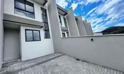 Geminado à venda, com 02 quartos, no Bairro Jaraguá 99, Jaraguá do Sul