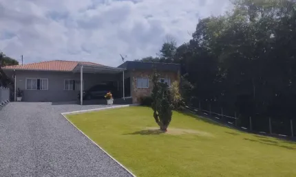 Casa à Venda em Jaraguá do Sul com 3 quartos - Bairro Barra do Rio Molha
