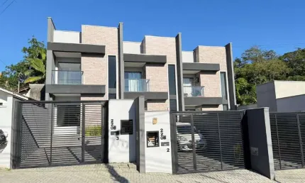 Geminado à venda, 2 quartos, sendo 2 suítes, Bairro Ilha da Figueira, Jaraguá do Sul/ SC.