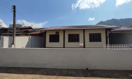 Casa à venda, 3 quartos, sendo 1 suíte, Bairro Vieira, Jaraguá do Sul/ SC.
