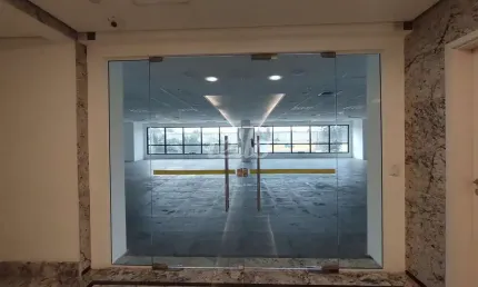 Sala comercial para alugar na Alameda Araguaia, --, Alphaville Industrial, Barueri, 677 m2 por R$ 37.252