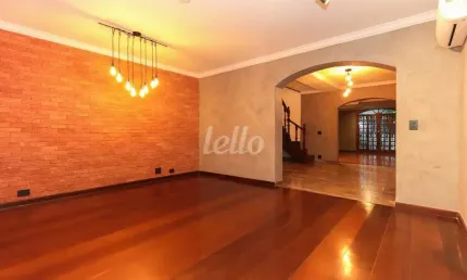 Casa com 3 quartos para alugar na Rua Sarita Cyrillo, --, Jardim Paulista, São Paulo, 240 m2 por R$ 11.000