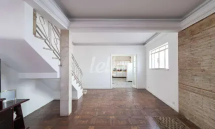 Casa com 3 quartos à venda na Rua Araribóia, 95, Mooca, São Paulo, 184 m2 por R$ 1.100.000