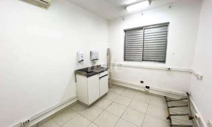 Casa comercial com 9 salas à venda na Avenida Moreira Guimarães, 770, Indianópolis, São Paulo, 260 m2 por R$ 2.500.000