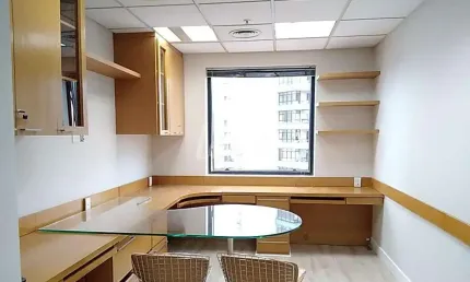 Sala comercial com 1 sala à venda na Rua Comendador Miguel Calfat, 128, Itaim Bibi, São Paulo, 38 m2 por R$ 295.000