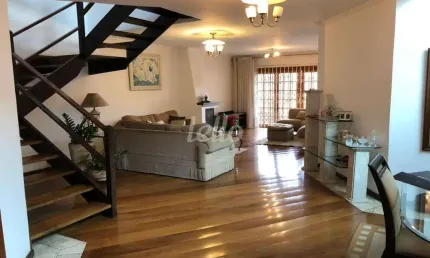 Casa com 4 quartos à venda na Rua Santo Antônio, 250, Vila Galvão, Guarulhos, 430 m2 por R$ 1.950.000