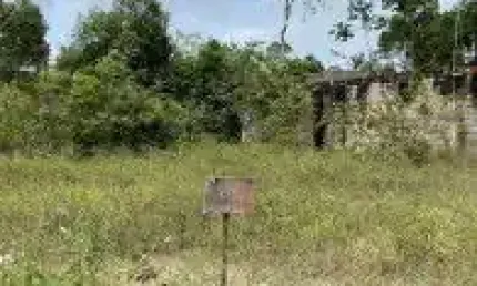 Terreno no Jardim Coronel em Itanhaém, localizado no lado serra em rua de terra.