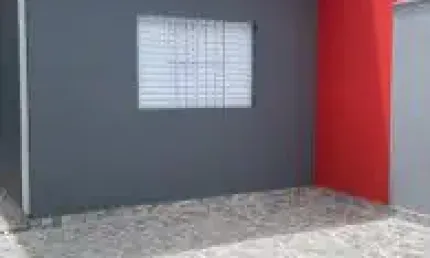 Linda casa no bairro Balneário Gaivota, em Itanhaém - lado praia em rua calçada.