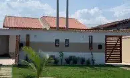 Casa no bairro Jardim Suarão, em Itanhaém - pado praia, em rua calçada.
