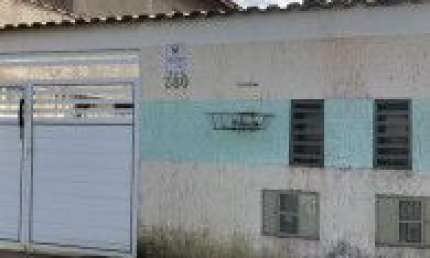 Casa no bairro Tupy, em Itanhaém - localizado lado praia, em rua calçada.