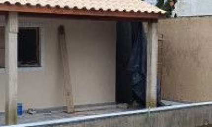Casa no bairro Tupy, em Itanhaém - localizado lado praia, em rua calçada.