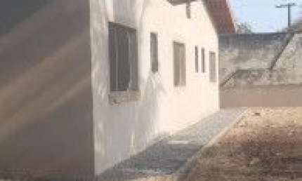 Casa no bairro Jardim Jamaica, em Itanhaém - localizado lado praia, em rua calçada.