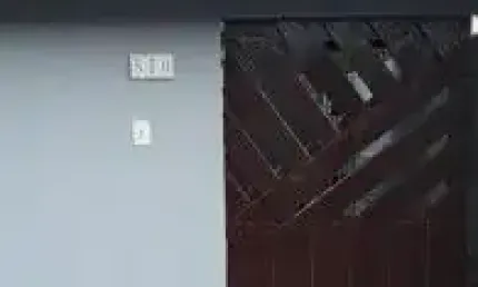 Casa no bairro Suarão, em Itanhaém - ficando lado serra, em rua de terra.