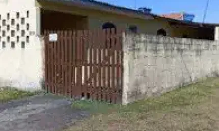 Casa no bairro Balneário Gaivota, em Itanhaém - localizado lado serra, em rua de terra.