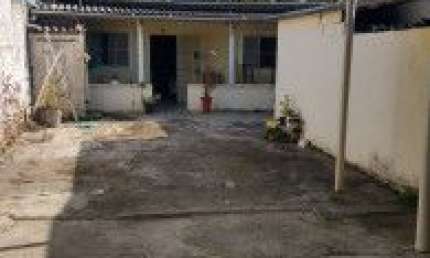 Casa no bairro Nossa Senhora do Sion, em Itanhaém - localizado lado serra.