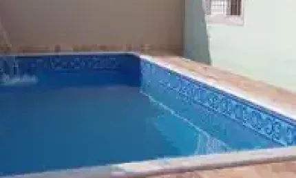 Casa no bairro Balneário Tupy, em Itanhaém - sendo lado praia, em rua calçada.