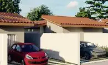 Casa no bairro Balneário Gaivota, em Itanhaém - sendo lado serra, em rua calçada.