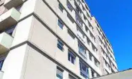 Apartamento no bairro Praia dos Sonhos, em Itanhaém - sendo lado praia, em rua calçada.