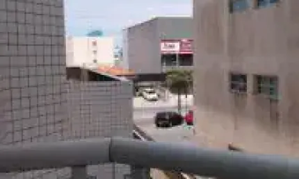 Apartamento no Centro de Itanhaém - localizado lado praia, em rua calçada.