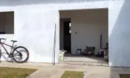 Casa no bairro Jardim Regina, em Itanhaém - ficando lado praia, em rua calçada.