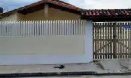 Casa no bairro Belas Artes, em Itanhaém - sendo lado praia.