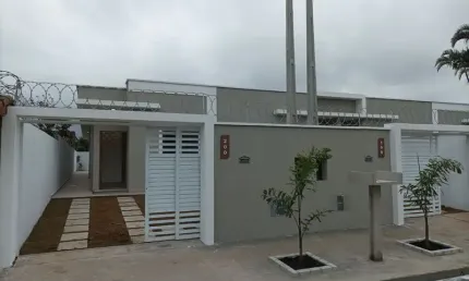 Ótima casa no bairro cibratel 2, em itanhaém - ótima localização, em rua calçada.