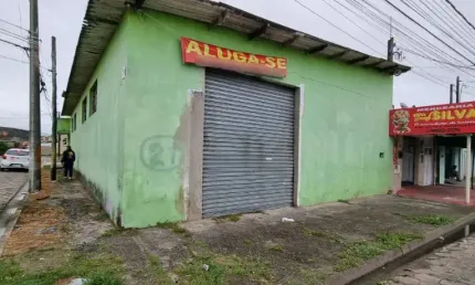 Casa+ Galpão no bairro Jardim Umuarama, em Itanhaém - sendo lado serra, em rua calçada.