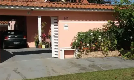 Ótima casa a venda no bairro estância são josé, em peruíbe ** possui espaço para futura piscina.