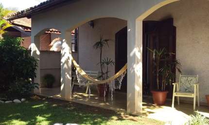 Ótima casa à venda no bairro Cibratel 2, em Itanhaém ** Lado praia, em rua calçada; Aceita financiamento bancário!!