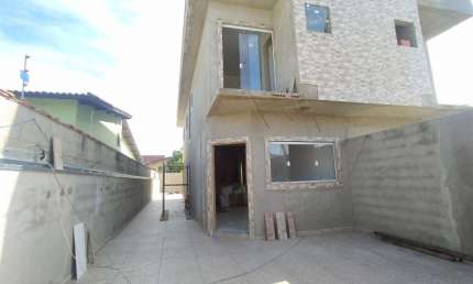 Ótima casa à venda no bairro Tupy, em Itanhaém * Lado praia, em rua calçada; Aceita financiamento bancário!