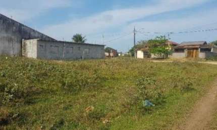 Terreno de esquina à venda no bairro Jardim Marambá, em Itanhaém.