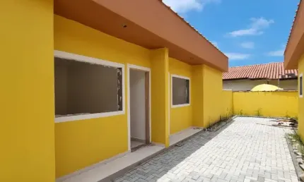 Casa com piscina em condomínio no bairro cibratel 2, em itanhaém * lado praia, em rua calçada.