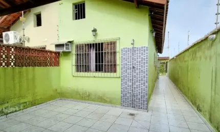 Casa à venda no bairro Balneário Gaivota, em Itanhaém ** Aceita entrada + parcelas.