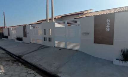 Excelente casa de esquina à venda no bairro Cibratel 2, em Itanhaém ** Localizada lado praia, em rua calçada.