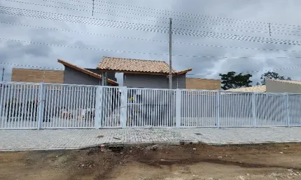 Casa em condomínio com piscina privativa - itanhaém/sp.