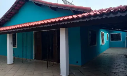 Casa com edicula nos fundos á venda em itanhaém- mobiliado.