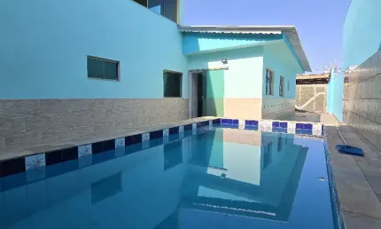 Casa a venda a 480m do mar com piscina e area gourmet - itanhaem sp