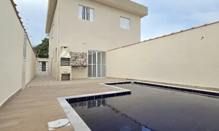 Casa com piscina á venda em Itanhaém - Jardim Umuarama