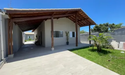 Casa isolada em lote inteiro com edícula nos fundos - itanhaém 300m do mar