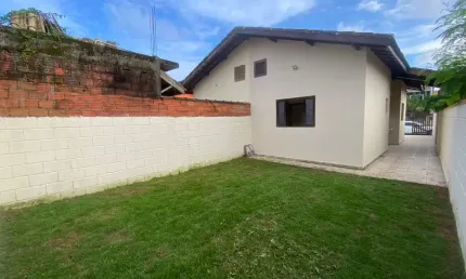 Casa a venda em itanhaém a 1200m do mar - lado serra acesso pavimentado.