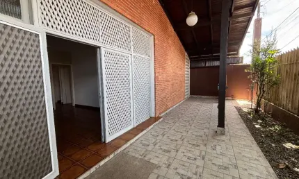 Casa com 03 dormitórios , praia dos sonhos - itanhaém/sp