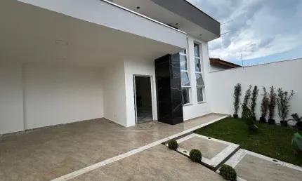 CASA MODERNA PISCINA, LADO PRAIA Á VENDA EM ITANHAÉM/SP.